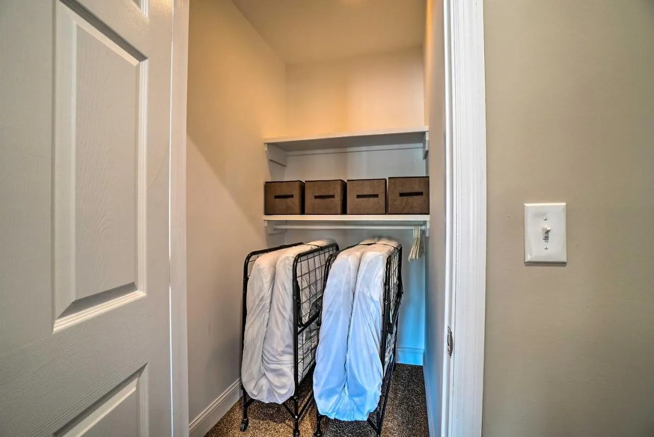 Nashville Home With Seasonal Pool Less Than 5 Mi To Dtwn! 0*,  United States
