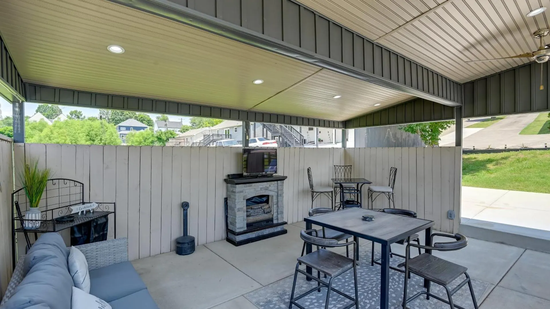 Nashville Home With Seasonal Pool Less Than 5 Mi To Dtwn! Holiday home